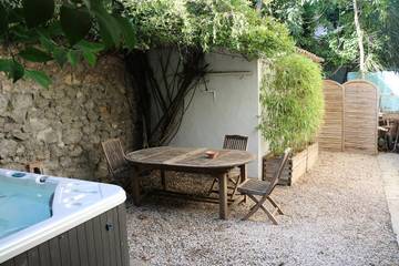 Chambre d’hôte pour 4 personnes, avec jacuzzi et jardin à Marseille
