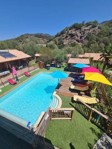 Chambre d’hôte pour 2 personnes, avec jacuzzi ainsi que terrasse et piscine en Corse