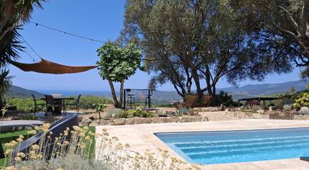 Chambre d’hôte pour 2 personnes, avec jardin et piscine en Corse