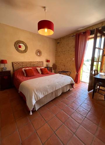 Chambre d’hôte pour 2 personnes, avec jacuzzi et jardin, animaux acceptés en Dordogne